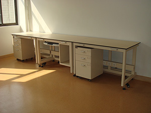 全鋼可（kě）移動實驗台