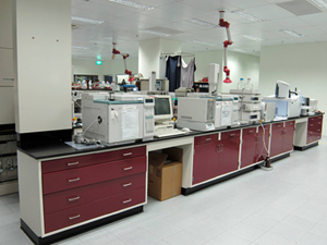 全（quán）鋼儀器台