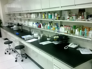 全（quán）鋼實驗台03